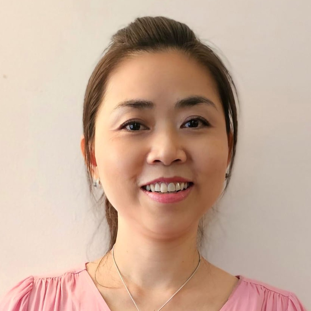 Headshot of Helen Nguyen